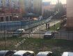 ЧП в Ужгороде: Строительный кран рухнул на припаркованные автомобили 