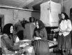Женщины готовят обед, Закарпатье, 1937