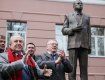 У Москві урочисто відкрили скульптуру, що зображає одіозного російського політик