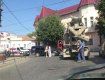 Около ЗАГСа в Мукачево ДТП: девушка на своем автомобиле врезалась в грузовик