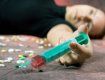 В Мукачево наркоманы колются прямо в детской песочнице
