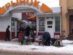 На Мукачевском рынке перед тем, как угодить в тюрьму, воруют кондитерские сухари