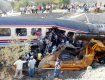 5 погибших, 17 раненых: турецкий поезд столкнулся со строительной машиной