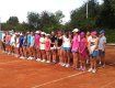 14-річні юнаки і дівчата змагаються на тенісному турнірі "Кольори Закарпаття".