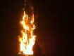 У ніч на неділю, 20 грудня, у Сторожинці спалахнула новорічна ялинка.