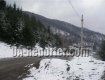 У закарпатському селі, що заховалося між гір, майже 6 місяців лежить сніг