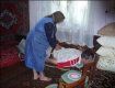 Юлия Кляп из села Рокосово на Закарпатье принимает больных дома. Женщина с детства умеет вправлять диски, лечит отложение солей.