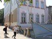 Завдяки старанням Володимира Чубірка у школі №2 триває ремонт даху