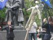 В Тернополе националисты посадили на кол "Яныка"