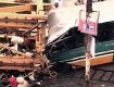 Строительный кран упал на метромост в индийском городе Нью-Дели.