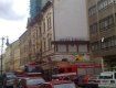 В Праге под обломками обрушившегося здания ищут людей