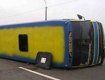 В Чехии автобус перевернулся на бок