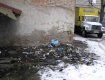 В Межгорье улицы и переулки утопают в мусоре