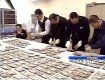 Японские полицейские больше часа собирали "случайную находку"