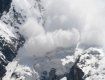В Австрии снежная лавина погребла под собой 15 человек