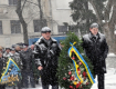 К подножию памятника "Скорбящая мать" в Ужгороде легли цветы и венки от СБУ