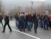 Десятки протестуючих заблокували трасу Київ-Чоп