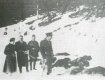 Березень 1939. Угорські солдати та цивільні розстрілюють січовиків у селі Ясеня.