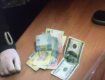 Прокуратура и СБУ разоблачили на взяточничестве двух полицейских Тячева
