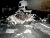 На трассе Киев-Чоп Toyota налетела на трактор и сгорела дотла