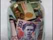 На Украине лучше хранить валюту в банках