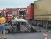 На трассе Киев-Чоп столкнулись два грузовика и две легковушки