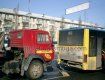 В Киеве бетономешалка протаранила пассажирский автобус №55