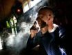 В Ужгороде мужчины вблизи местных гаражей выкуривали марихуану