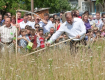 Министр МЧС показал "класс" кошения травы на фестивале