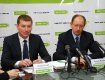 Роберт Бровді і Арсеній Яценюк на прес-конференції в Ужгороді