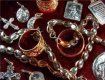 В Тячевском районе квартирная кража: украли золотые кольца, печатки и кулоны