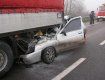 Жуткое ДТП на трассе Киев-Чоп: водитель влетел в фуру и погиб