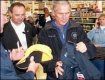 Буш отказался от места продавца в магазине