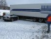 На автострадах Чехии 90 автомобилей оказались в снежном плену
