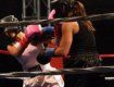 Ким Кардашьян в розовых перчатках вышла на боксерский ринг