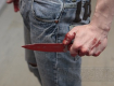 Ужгородец встречает гостей дома с ножом