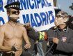 Акцию протеста в Мадриде полицейские провели голышом