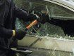 В Ужгороде на дверце автомобиля Nissan Juke разбили стекло
