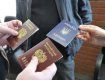 Украинцы продают свои паспорта за $2 000 перед поездкой за границу