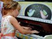 Уличное фортепиано гастролирует по ключевым городами мира