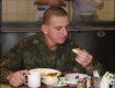 Голодному солдату легче сдаться в плен, чем защищать Украину от врагов