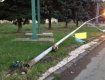 В Ужгороде урагана еще не было, а электро-опора уже упала