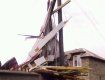 Ужгородские спасатели демонтировали сорванную крышу жилого дома