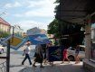 В Ужгороде светофор не выдержал кризиса и свалился на тротуар
