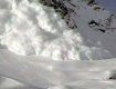 В горах Закарпатья снежные лавины: существует угроза оползней снега на дороги