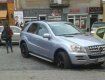 В Ужгороде придурки на иномарках паркуются на переходах