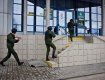Работники ГСО усмирили хулигана около магазина в Ужгороде