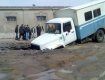 В Харькове грузовик провалился под землю