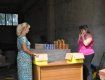В Старобельске беженцам раздают гуманитарную помощь из Закарпатья