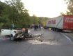 Около пгт Чинадиево лоб в лоб столкнулись 2 автомобиля огромная фура и ВАЗ-2107